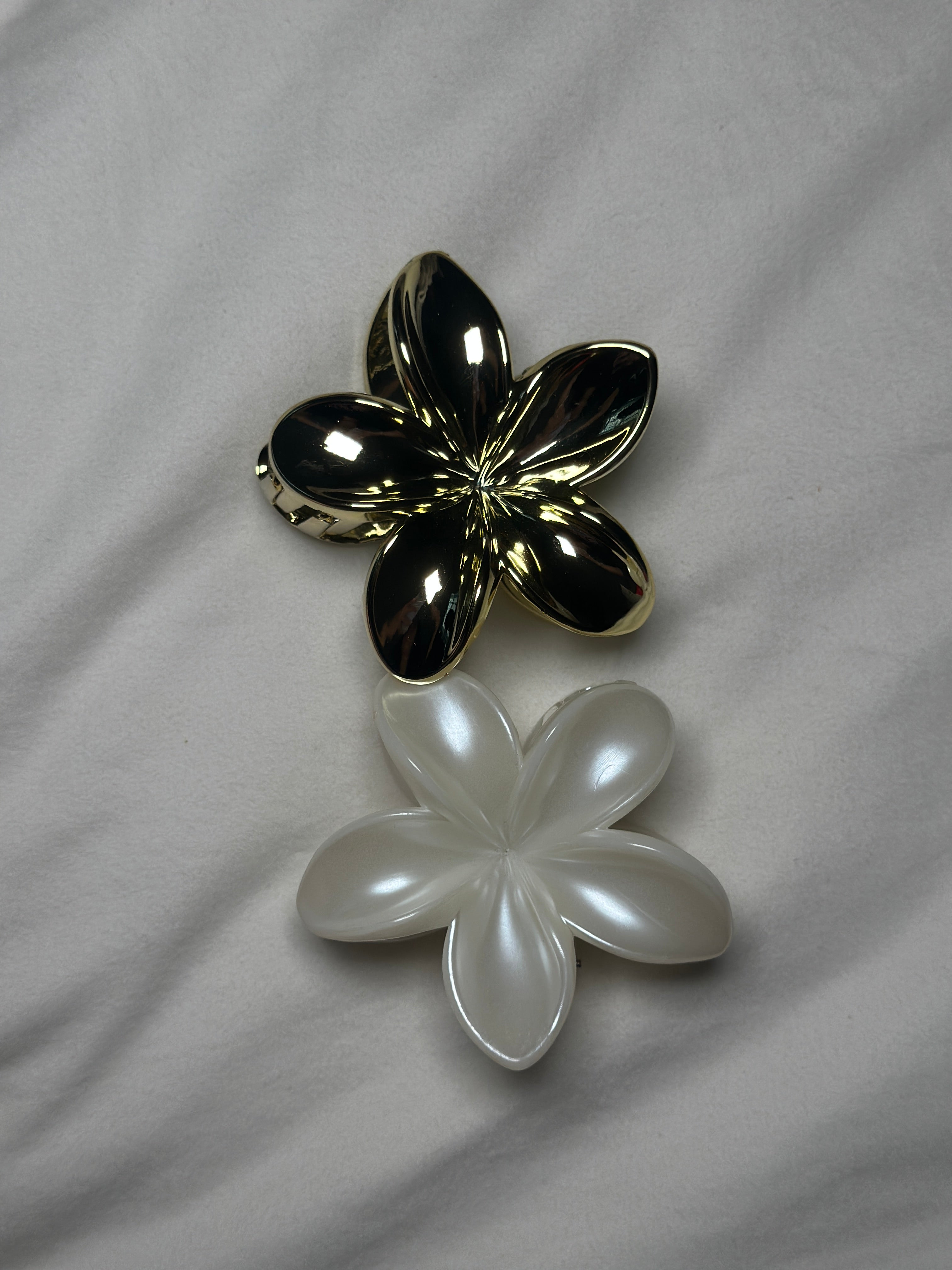 Divine flower clip