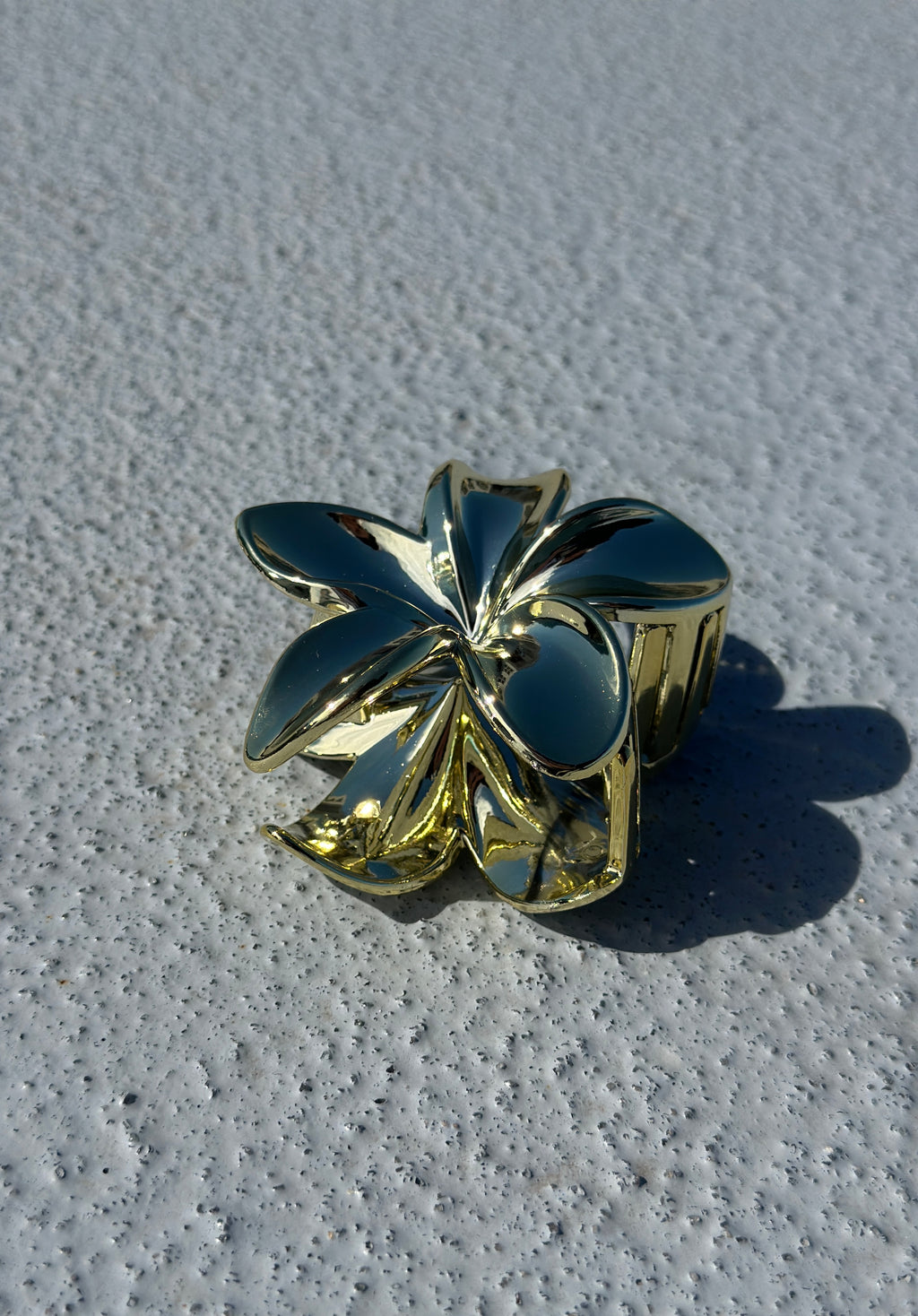Divine flower clip