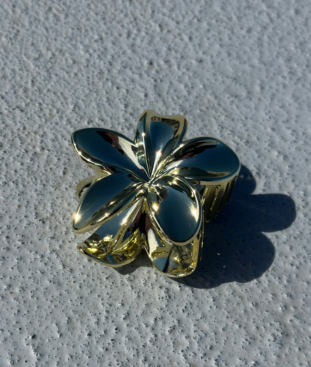 Divine flower clip