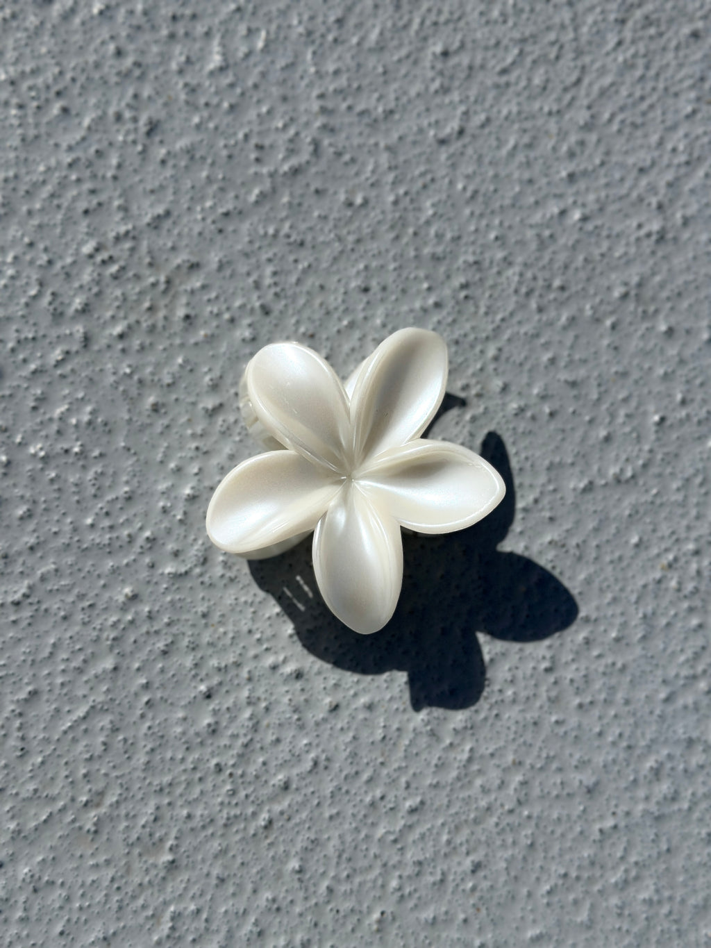 Divine flower clip