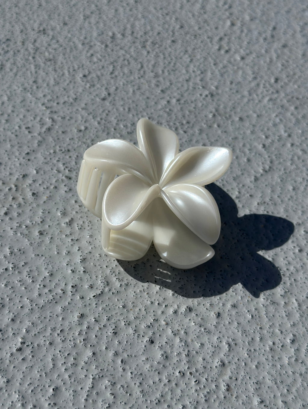Divine flower clip