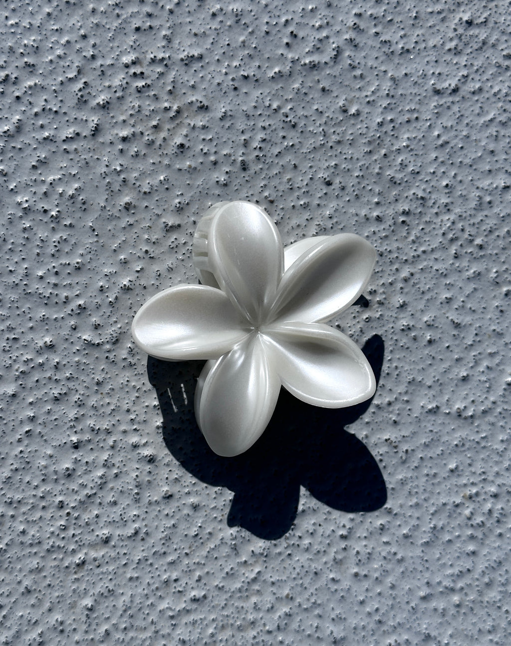 Divine flower clip