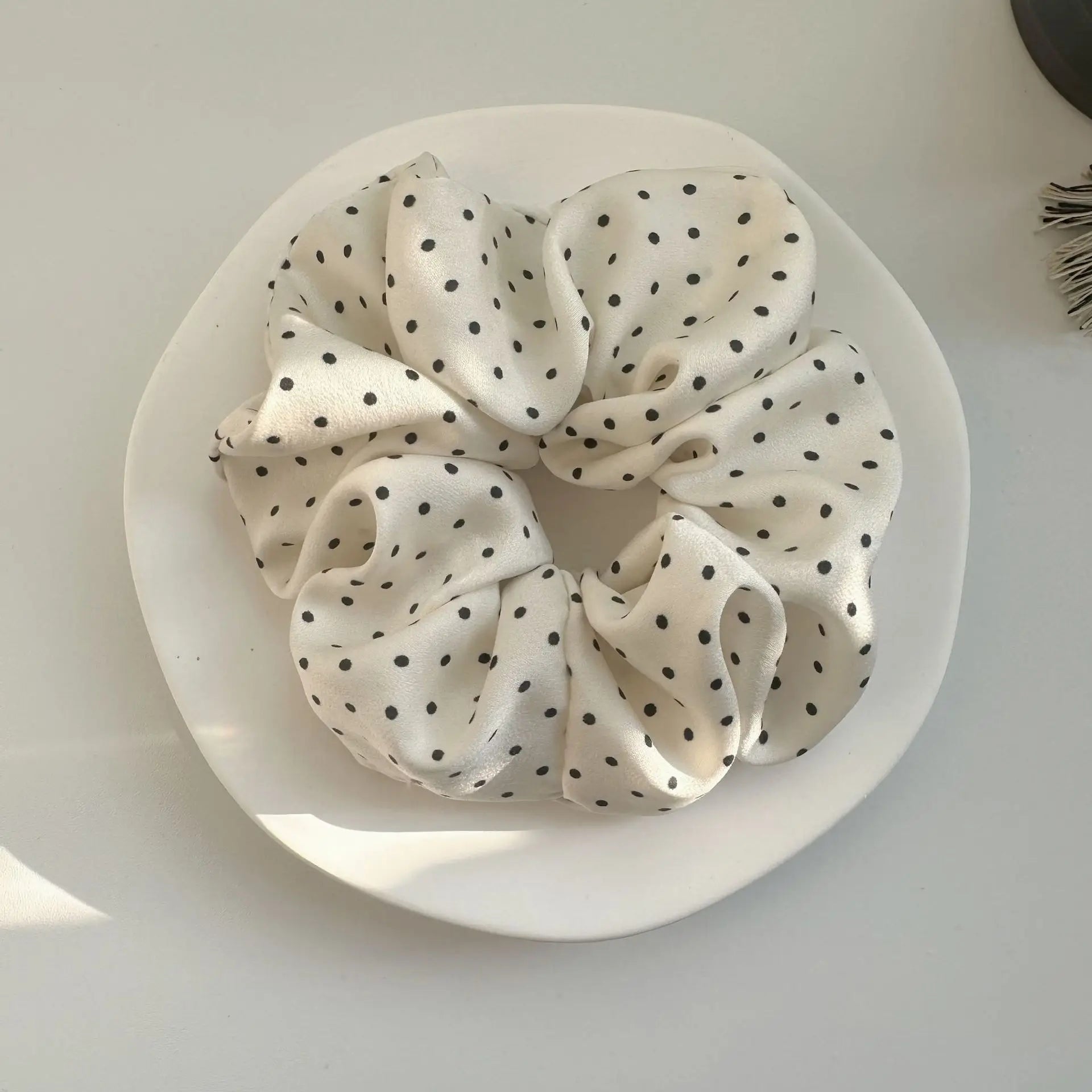 POLKA scrunchie