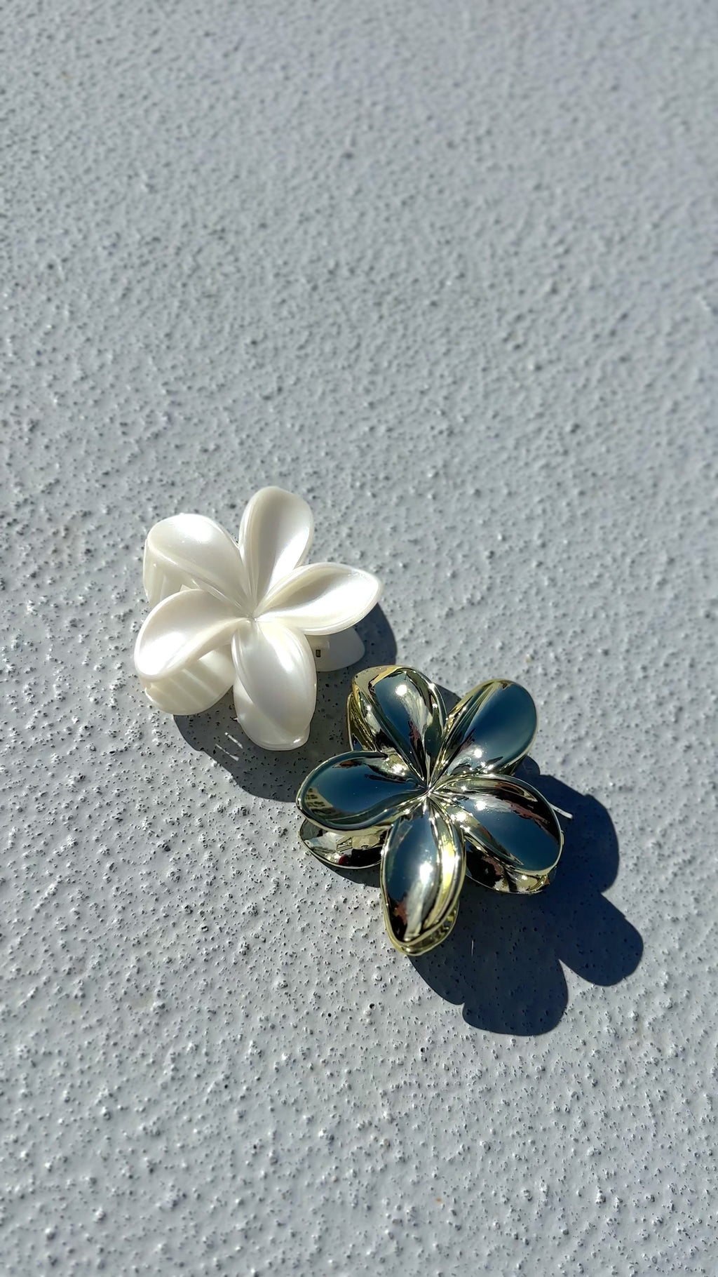 Divine flower clip